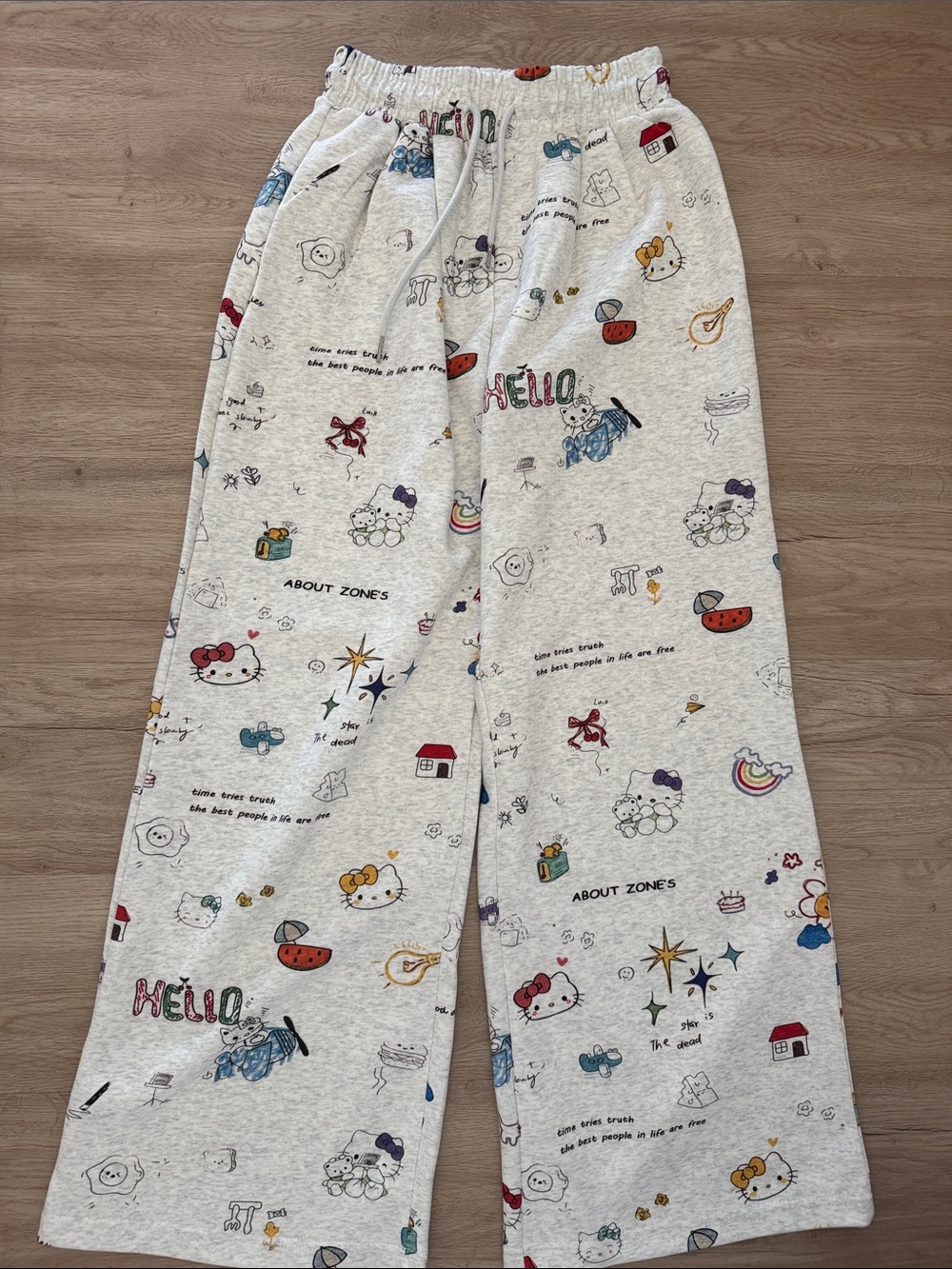 Hello Kitty Cream Wide-Leg Sweatpants XS/US 2